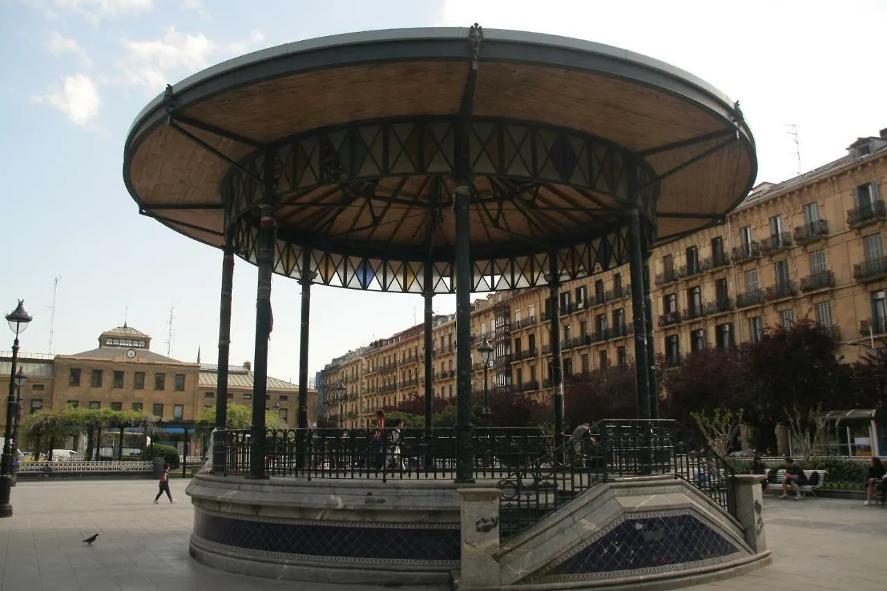 Pension Yoldi San Sebastián 2*,